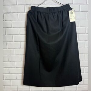 Austin Hill 100% Wool Black Skirt  Size 8 Brand New with Tags